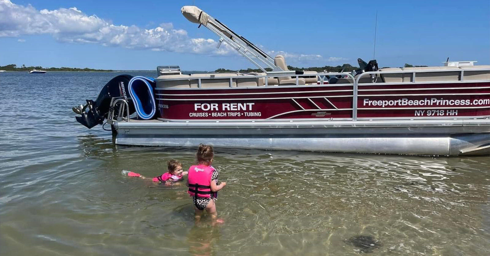 You are currently viewing Exploring Long Island’s Coastline on a Pontoon Boat